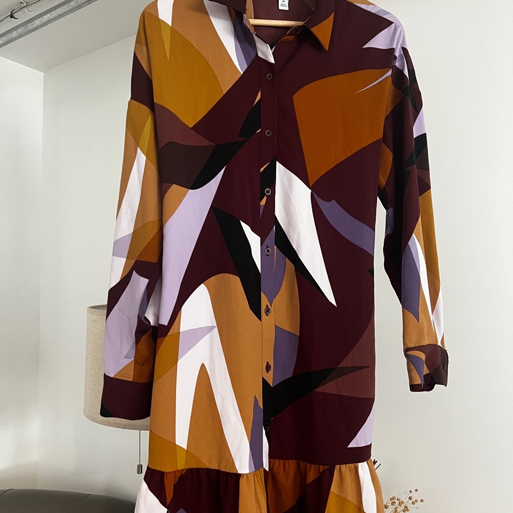 Nine West Abstract Multicolor Womens Dress with Ruffled Bottom and Tie Belt